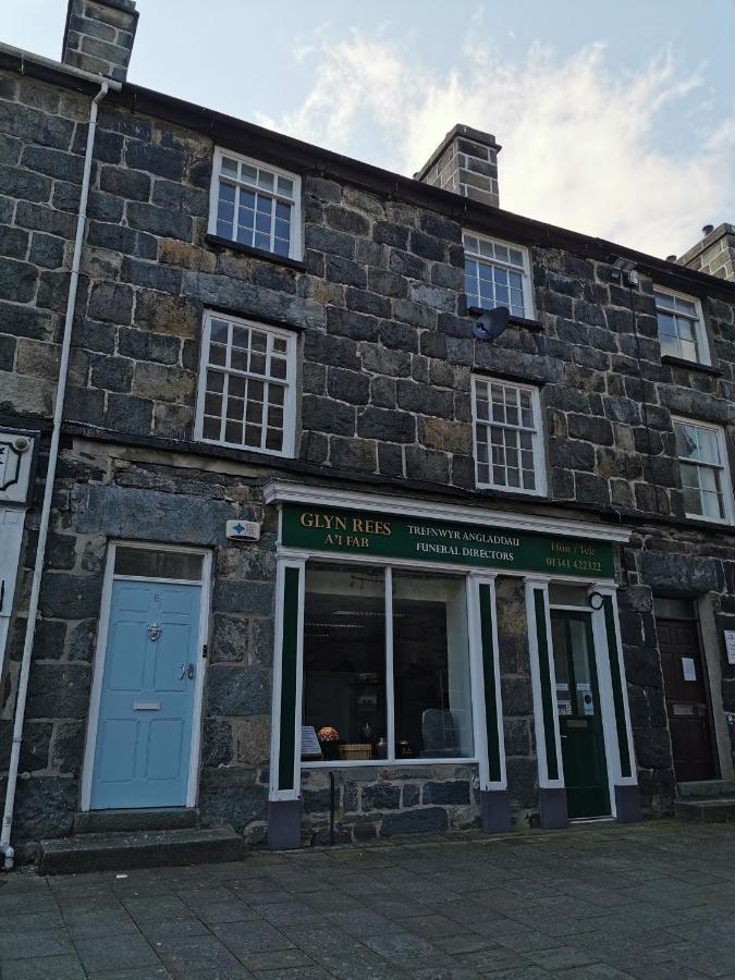 Eldon Row - Stylish Character Apartments - Central Location 1 & 2 Bed Available Dolgellau Exteriör bild
