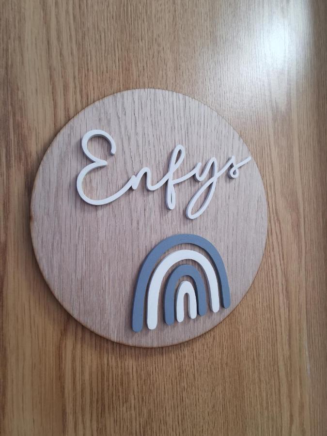 Eldon Row - Stylish Character Apartments - Central Location 1 & 2 Bed Available Dolgellau Exteriör bild