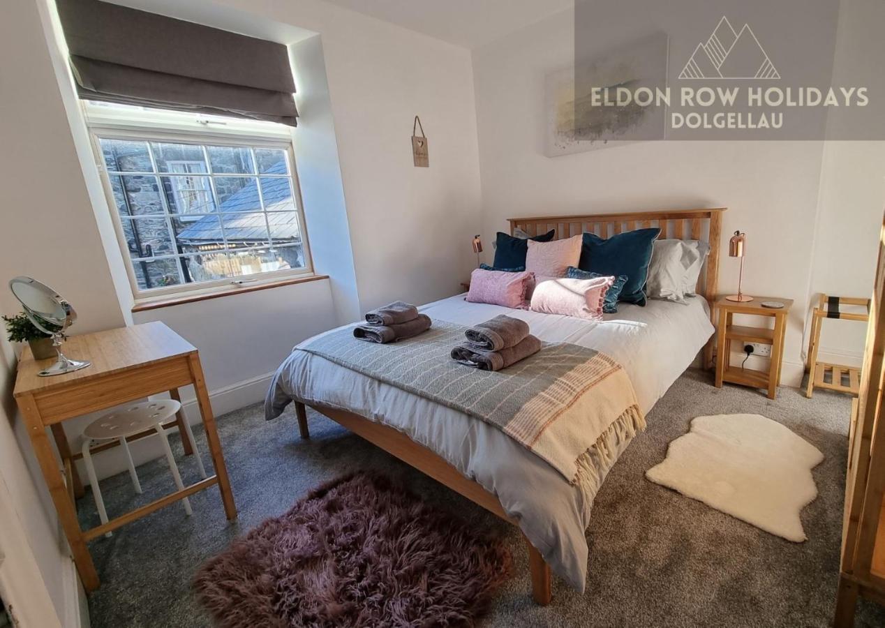 Eldon Row - Stylish Character Apartments - Central Location 1 & 2 Bed Available Dolgellau Exteriör bild