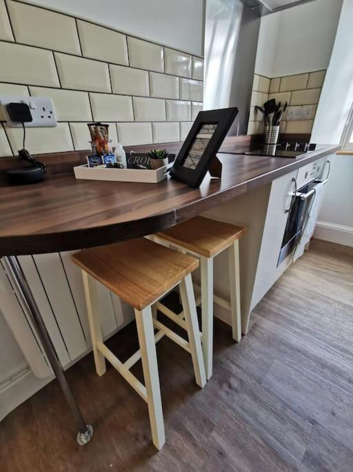 Eldon Row - Stylish Character Apartments - Central Location 1 & 2 Bed Available Dolgellau Exteriör bild