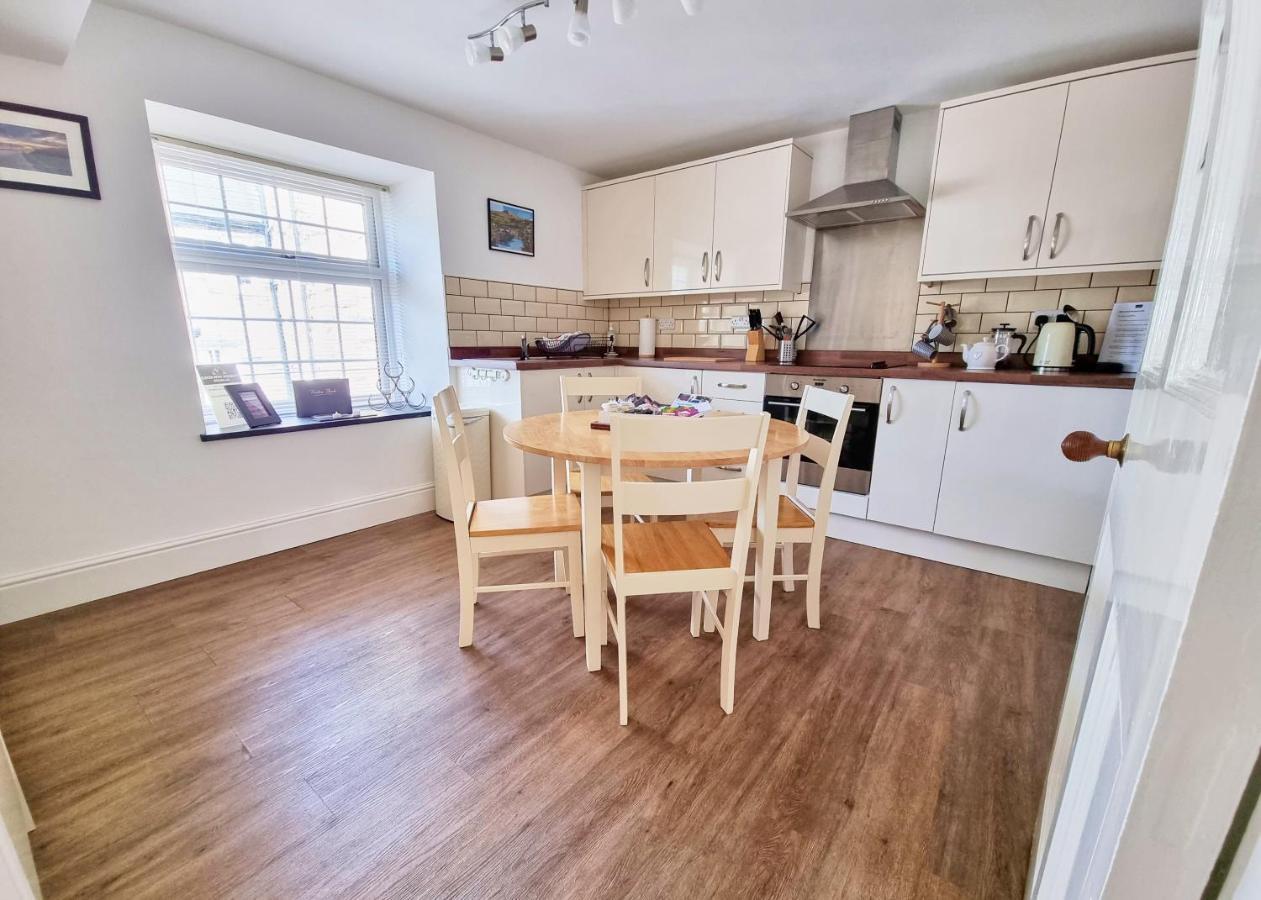 Eldon Row - Stylish Character Apartments - Central Location 1 & 2 Bed Available Dolgellau Exteriör bild