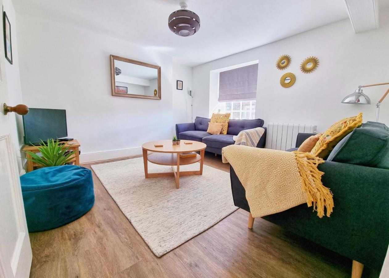 Eldon Row - Stylish Character Apartments - Central Location 1 & 2 Bed Available Dolgellau Exteriör bild