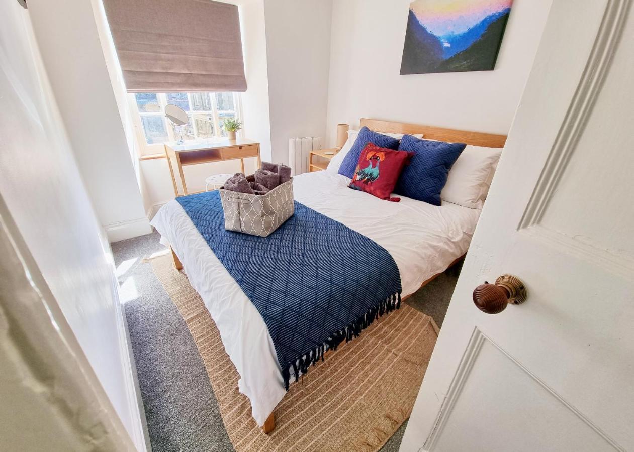 Eldon Row - Stylish Character Apartments - Central Location 1 & 2 Bed Available Dolgellau Exteriör bild