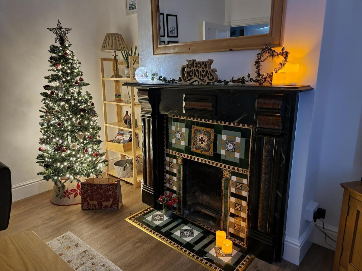 Eldon Row - Stylish Character Apartments - Central Location 1 & 2 Bed Available Dolgellau Exteriör bild