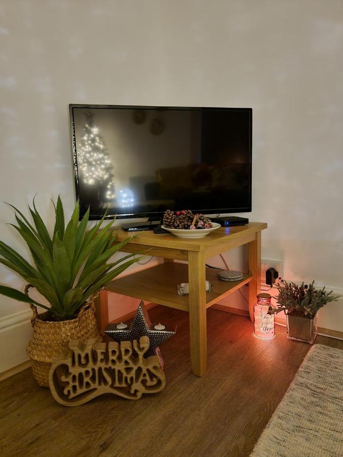 Eldon Row - Stylish Character Apartments - Central Location 1 & 2 Bed Available Dolgellau Exteriör bild