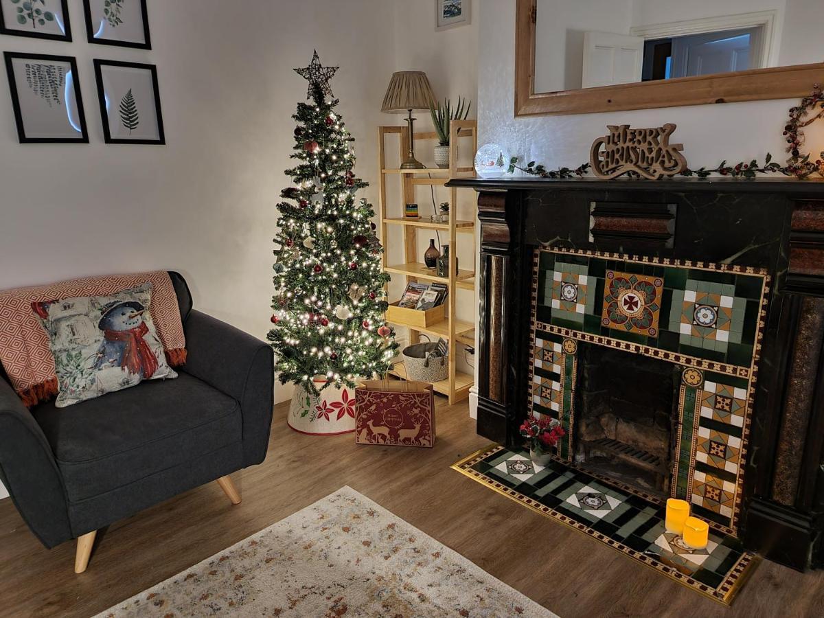 Eldon Row - Stylish Character Apartments - Central Location 1 & 2 Bed Available Dolgellau Exteriör bild