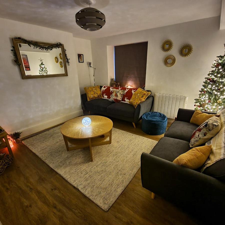 Eldon Row - Stylish Character Apartments - Central Location 1 & 2 Bed Available Dolgellau Exteriör bild
